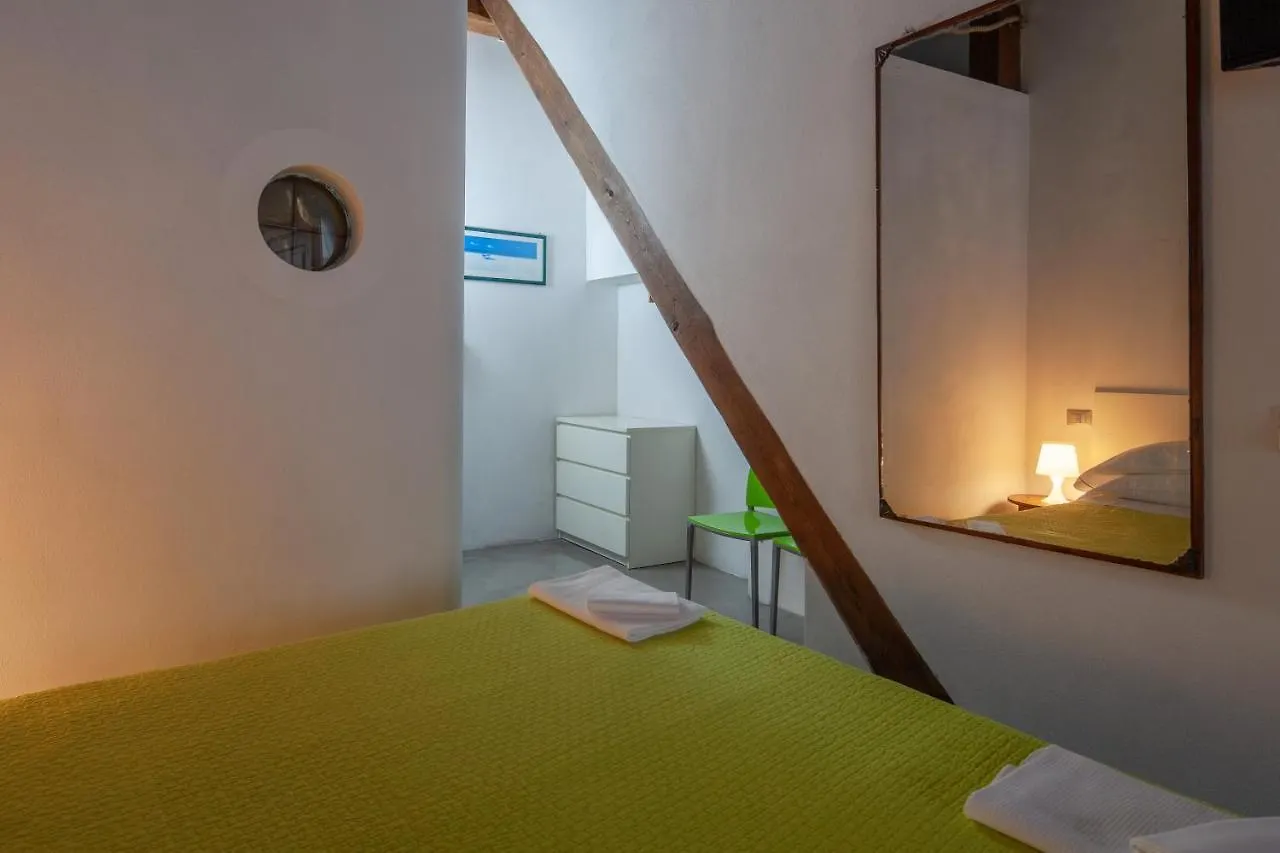 Ludovica Studio - Backpackers House Vernazza