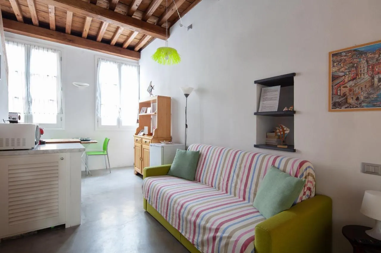 Ludovica Studio - Backpackers House Vernazza İtalya